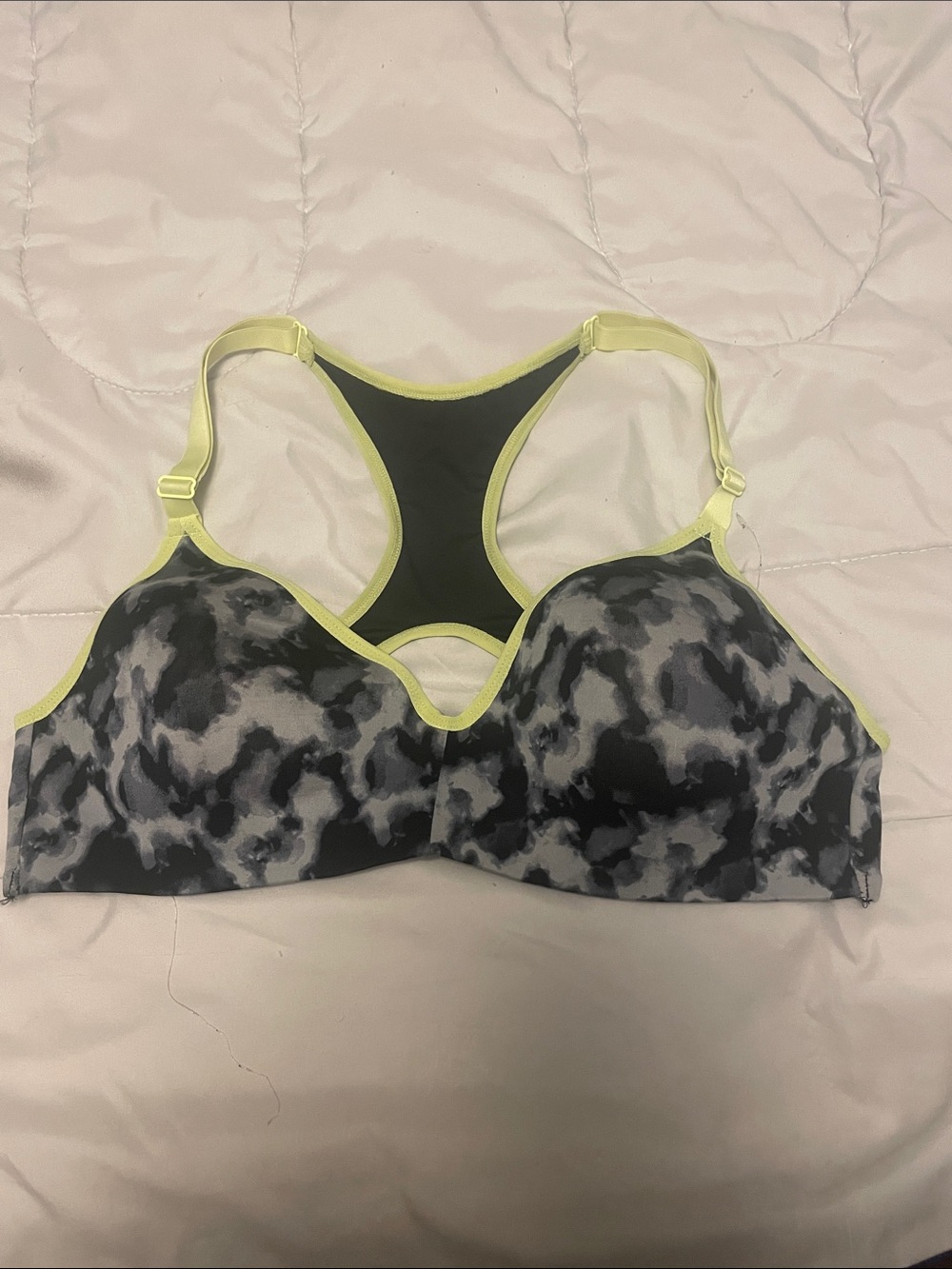 Seamless Racerback Sports Bra - Black & Neon Yellow